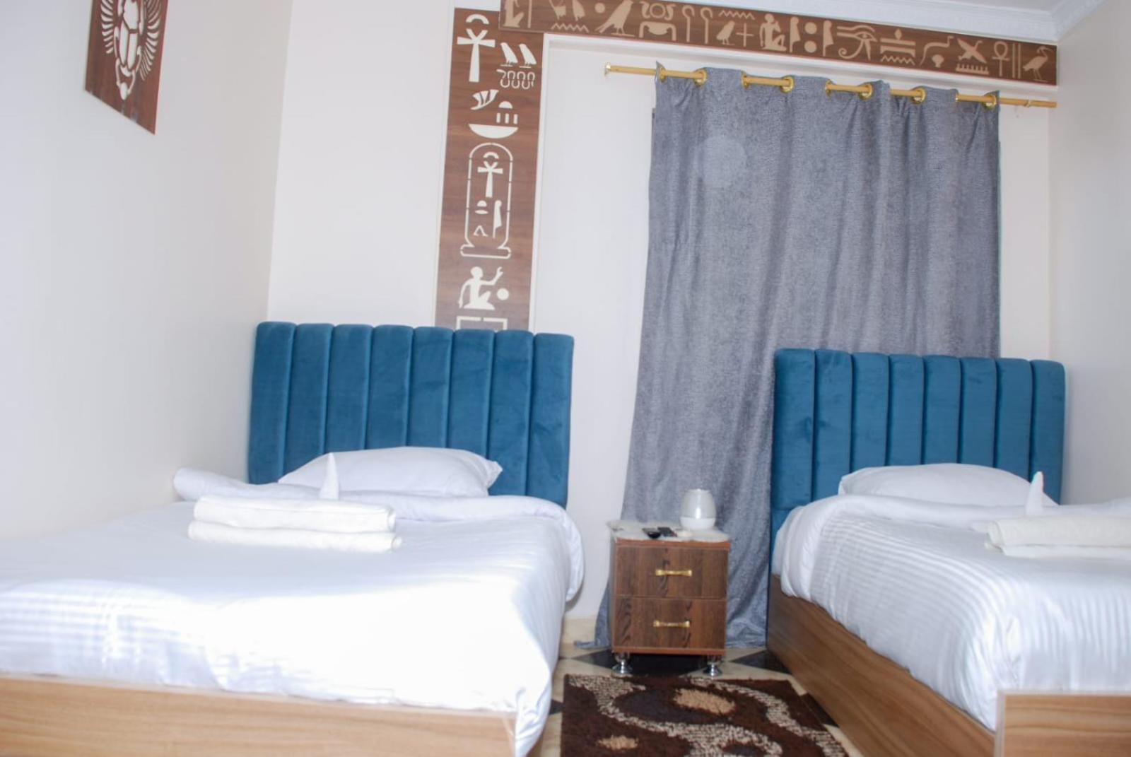 Pyramids Show Hotel Kafrat al Jabal Exterior photo
